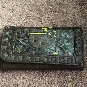 Used Lounge Fly wallet